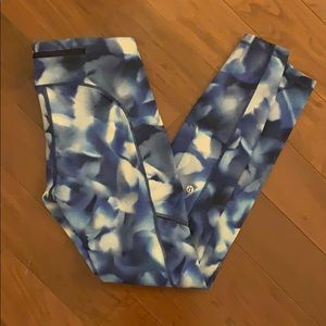 Lululemon blue patterned leggings